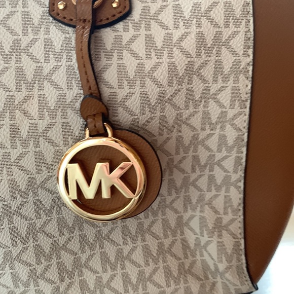 Michael Kors Tote - Picture 3 of 11
